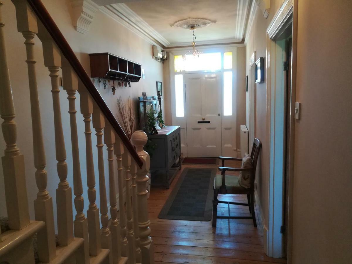 Y Garreg Wen Bed and Breakfast Llanybyther Esterno foto