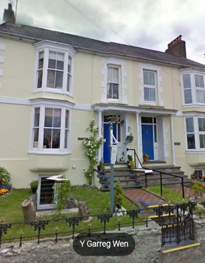 Y Garreg Wen Bed and Breakfast Llanybyther Esterno foto