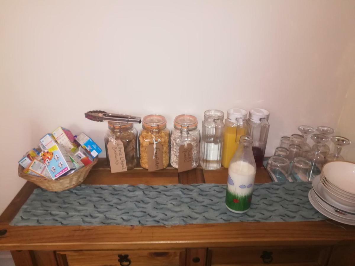 Y Garreg Wen Bed and Breakfast Llanybyther Esterno foto