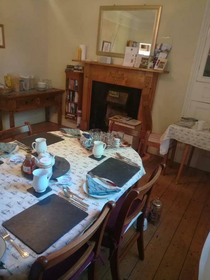 Y Garreg Wen Bed and Breakfast Llanybyther Esterno foto