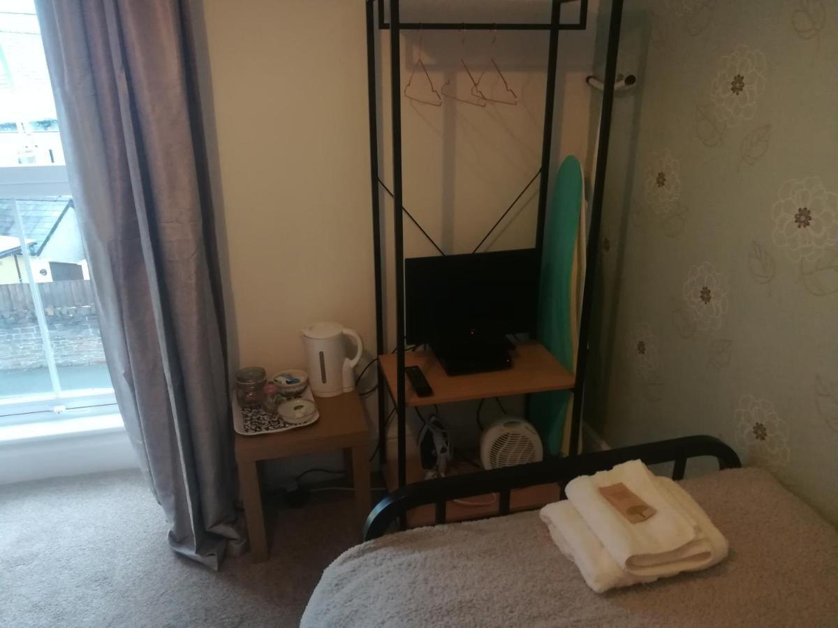Y Garreg Wen Bed and Breakfast Llanybyther Esterno foto