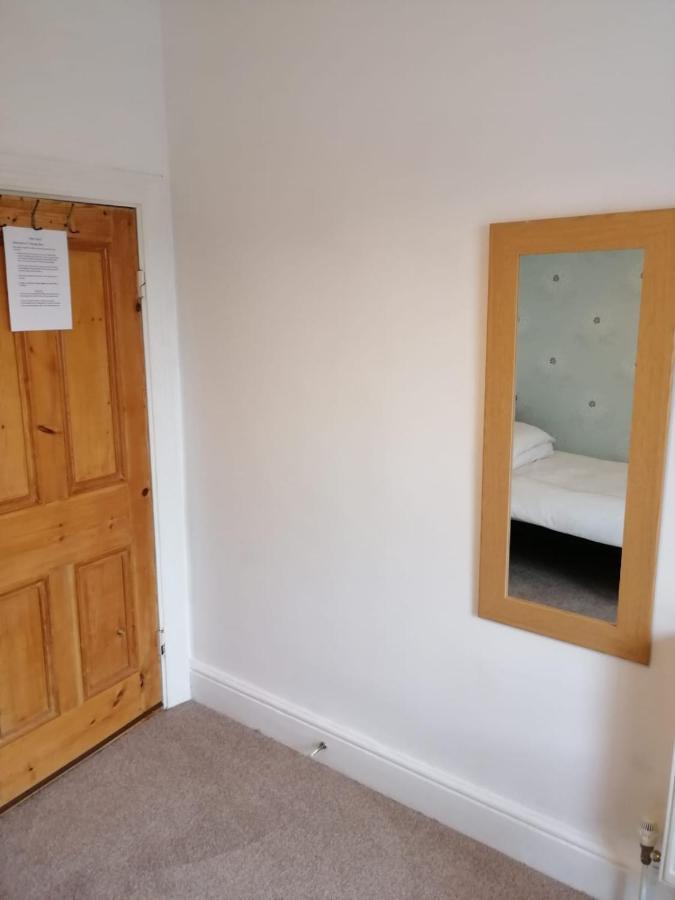 Y Garreg Wen Bed and Breakfast Llanybyther Esterno foto